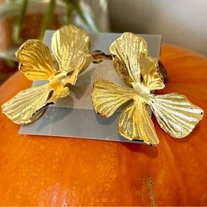 Gold Floral Earrings